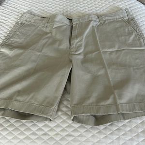 NAUTICA CLASSIC FIT LT KHAKI SHORTS 40